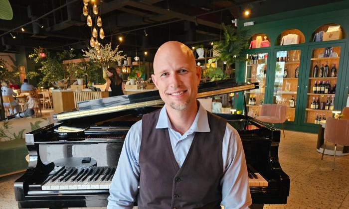 Pianist Jeremy Weinglass at his piano in St. Augustine